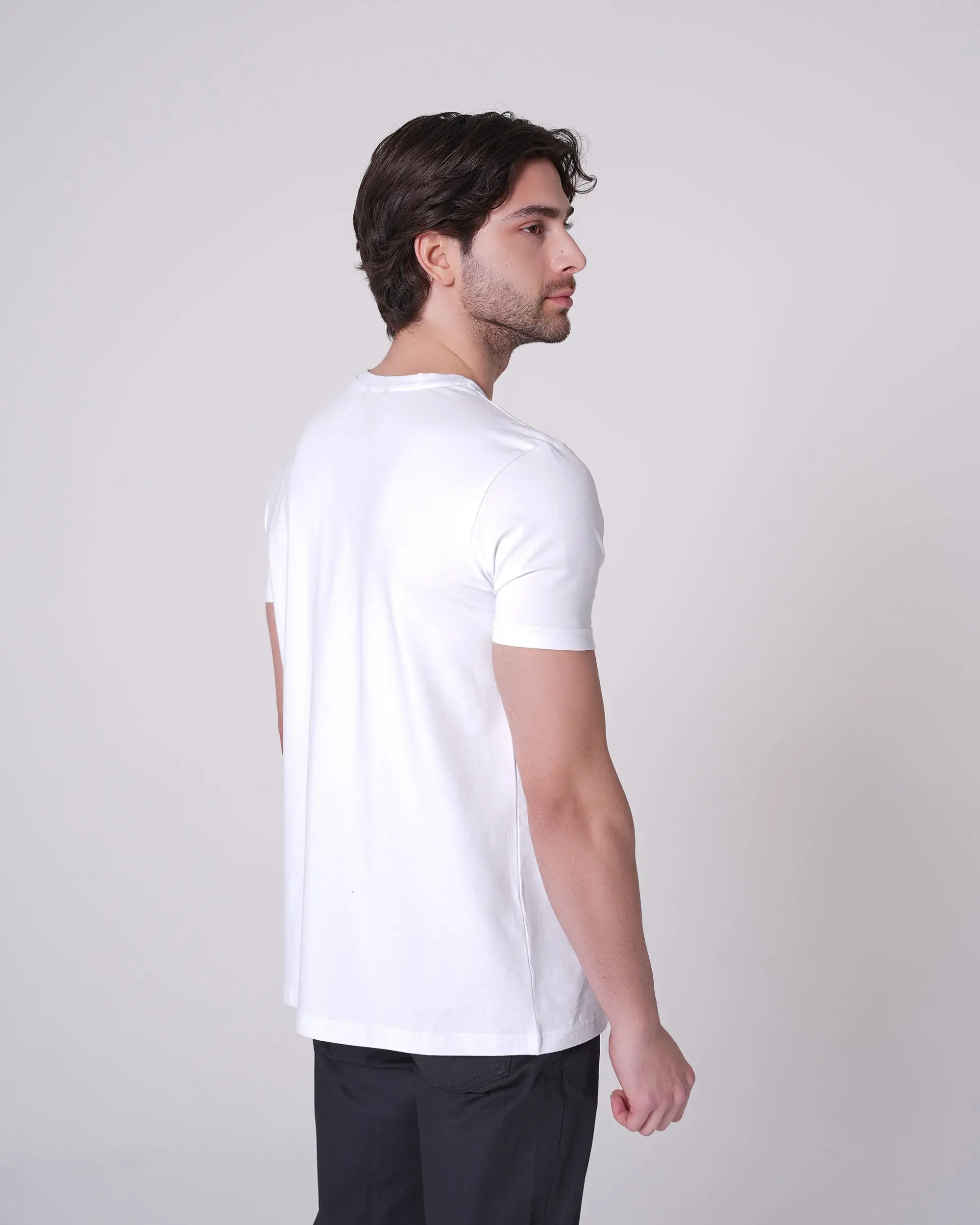 Beyaz V Yaka Tişört - Image 3