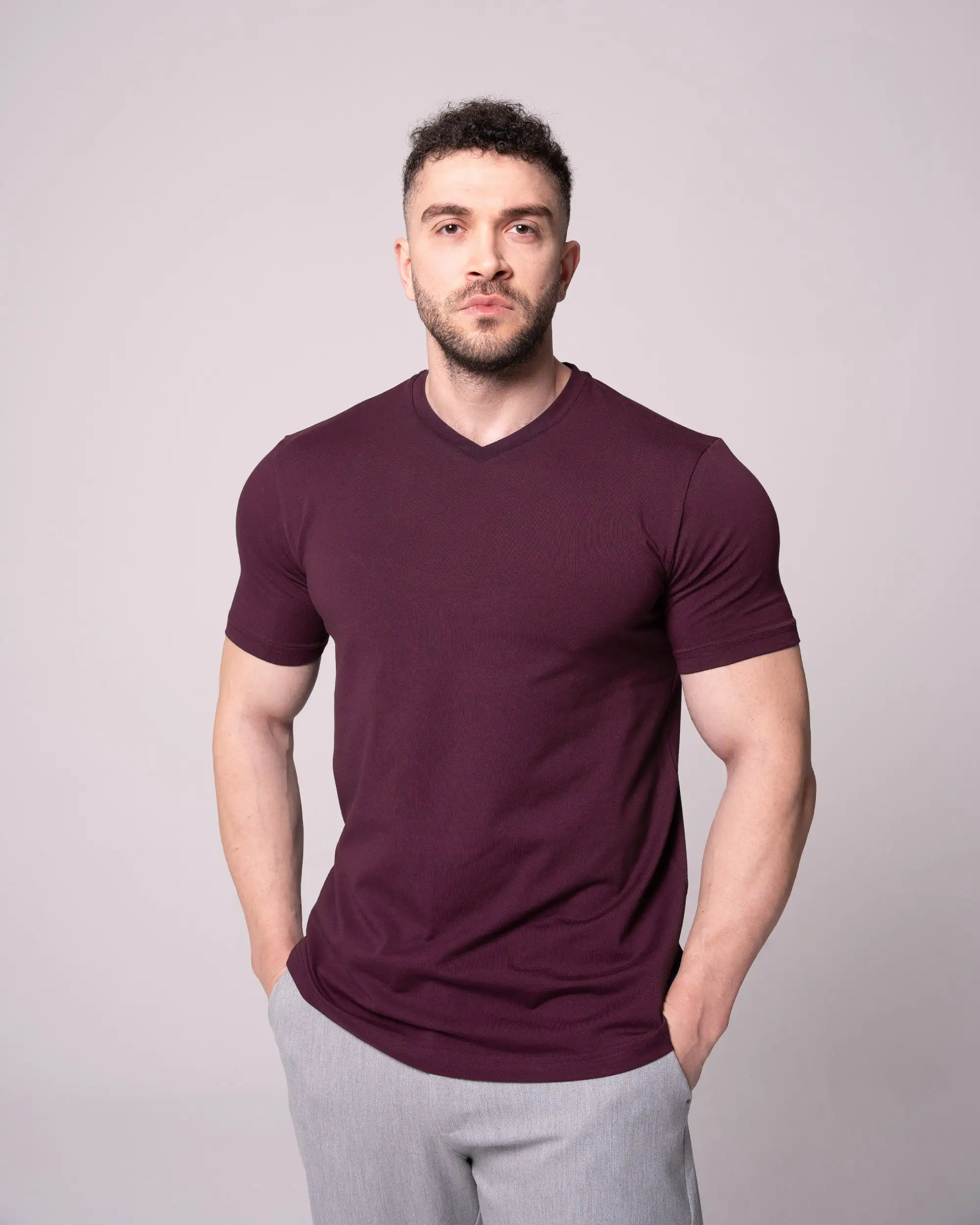 Bordo V Yaka Tişört - Image 7