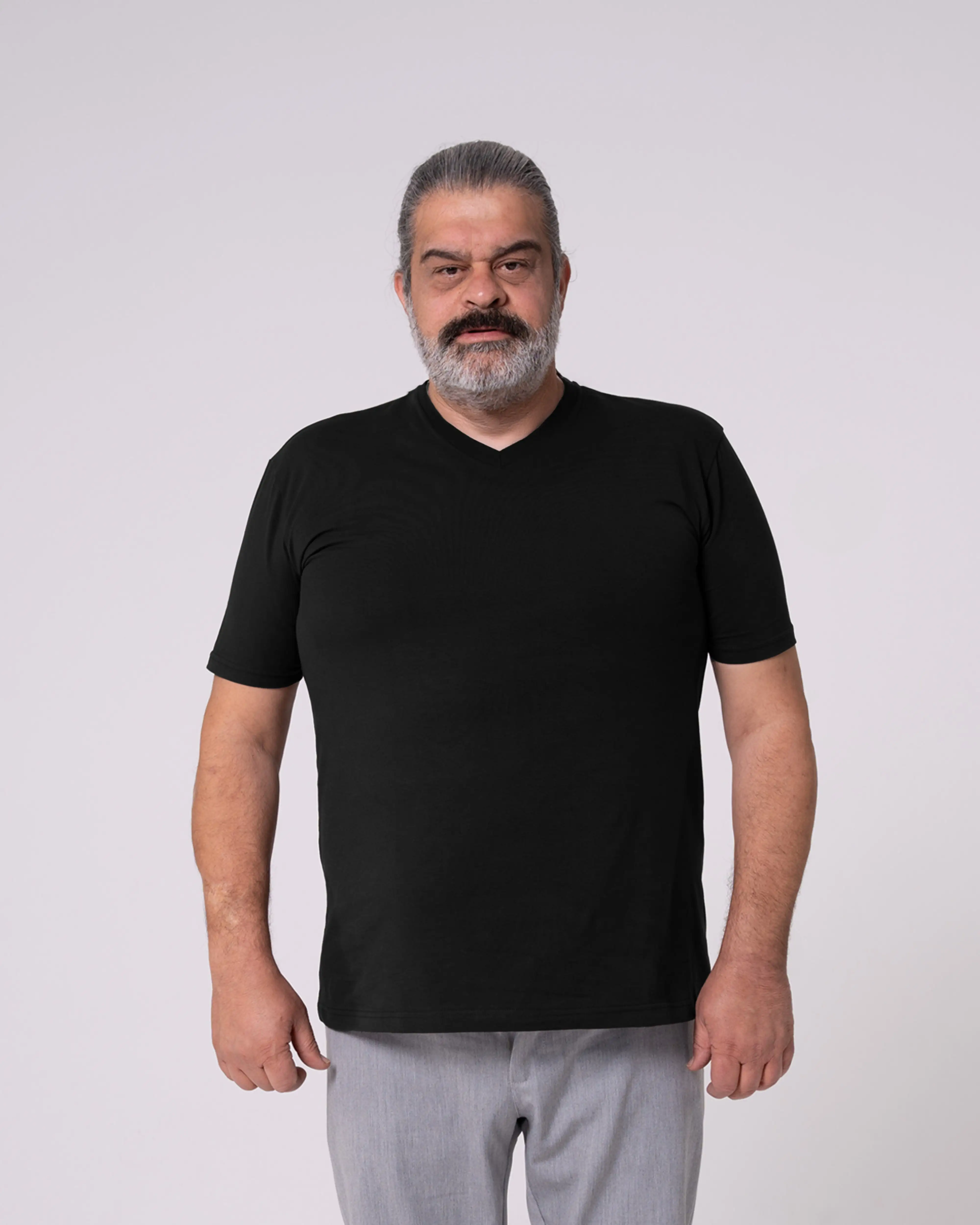 Siyah V Yaka Tişört - Image 10